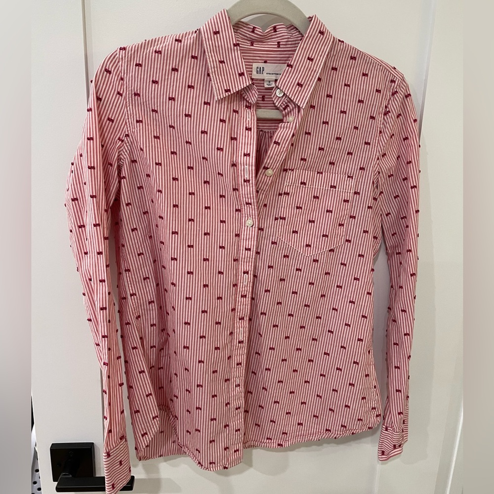 Gap fitted button down shirt